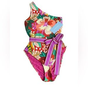 New Women’s XS One PC Swimsuit